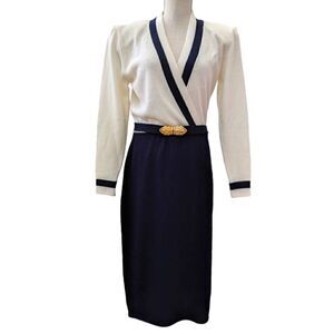 Vintage Charter Club Women's Knit Dress in Ivory & Navy Belted Gold Buckle Sz M
